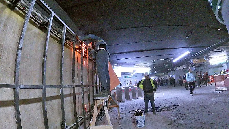 Línea 2 del Metro: Un laberinto entre polvo y escombros [Fotorreportaje]